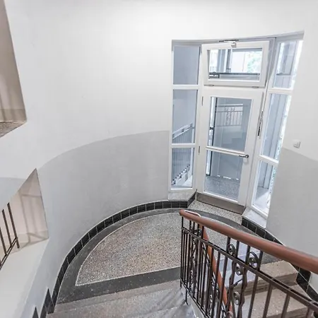 Apartment Jet Hottub - Washer&dryer - 12min Center - 160mbs Wifi Prague