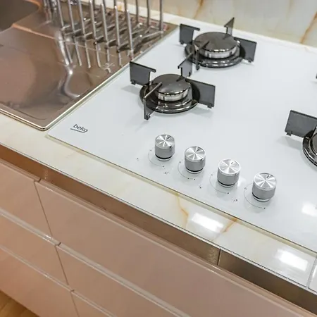 Jet Hottub - Washer&dryer - 12min Center - 160mbs Wifi Apartment Prague